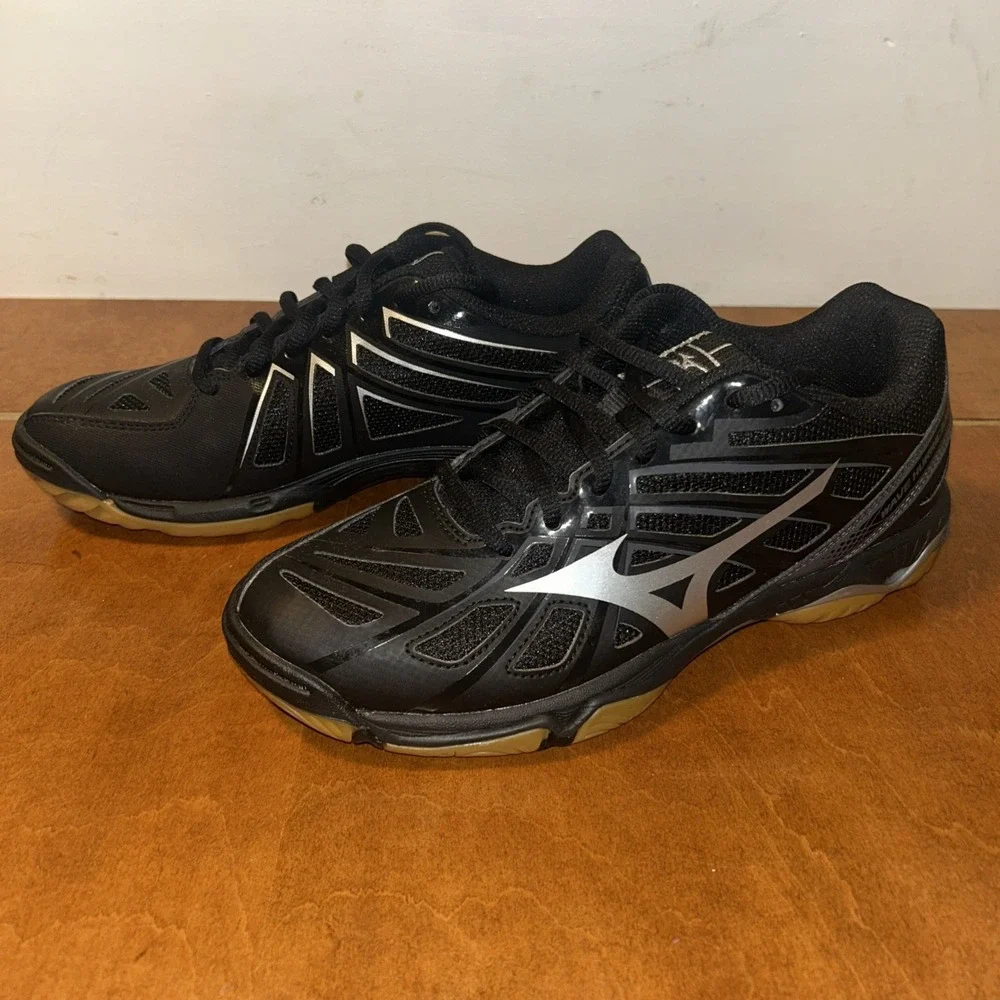 Mizuno Wave Hurricane 3 Women's Size 7.5 Black/Silver